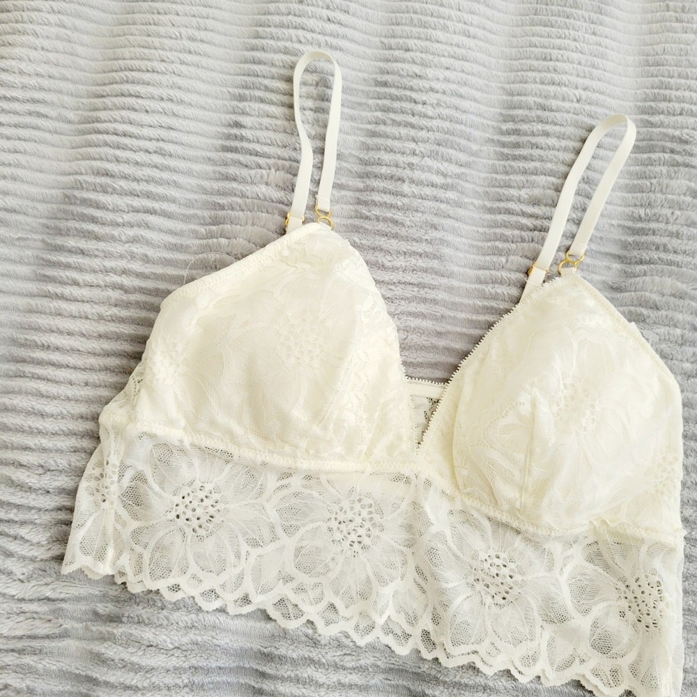 💫AERIE SNOW ANGEL LACE PADDED BRALETTE SIZE M - Picture 6 of 8